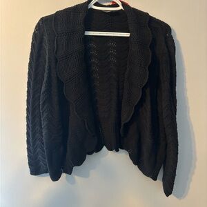 097S Denver Hayes Black Scalloped Cardigan